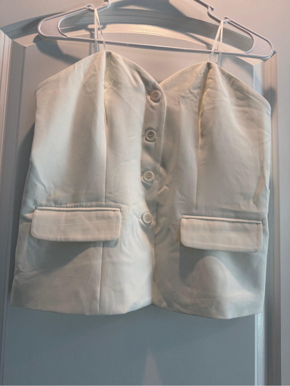 Sincerly Jules White Button-Front Tailored Vest L.